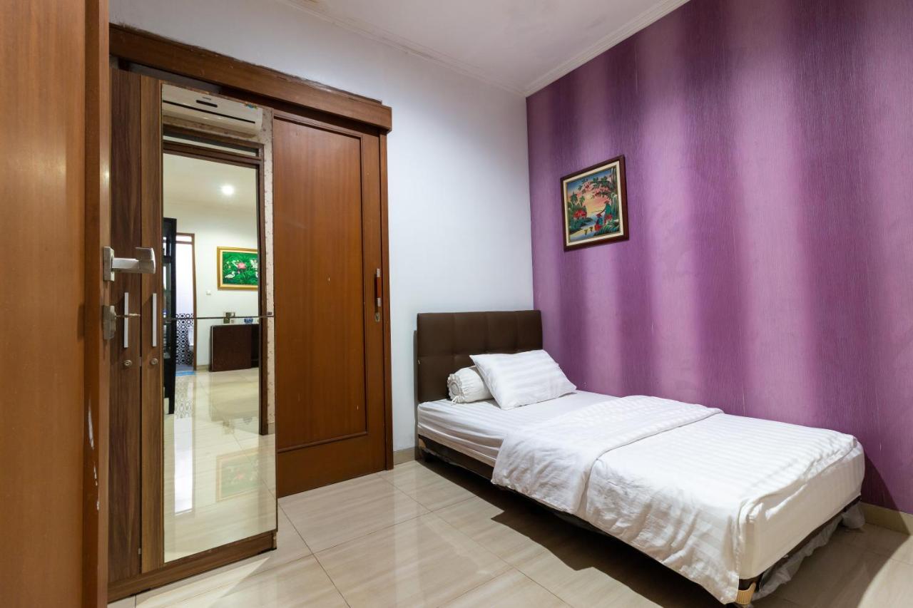 Spacious, White-Villa Belgareti @Kiara Condong Bandung Exterior photo